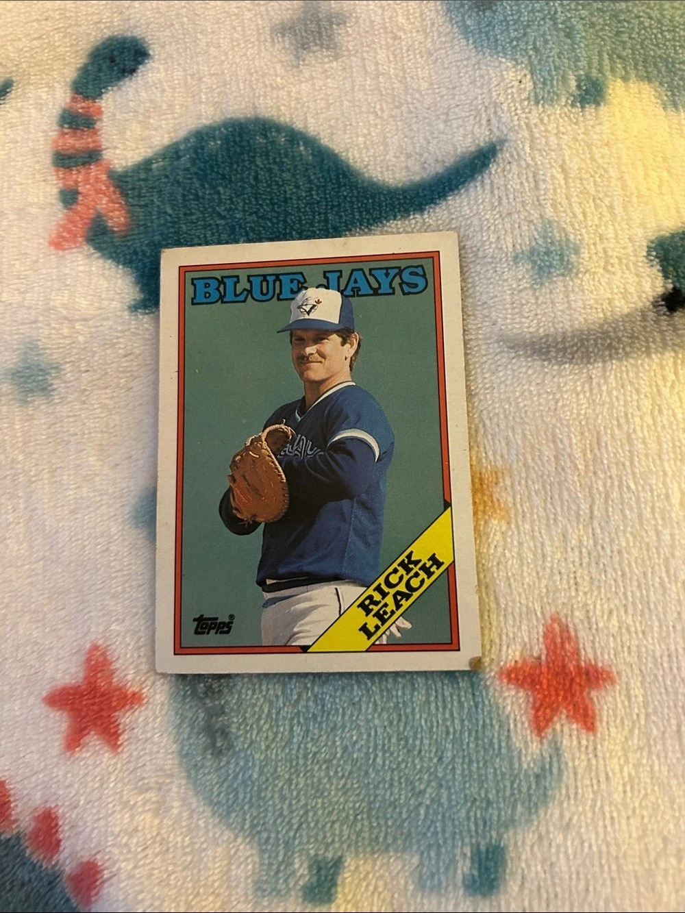 Topps 1983 Rick Leach #323 Baseball Card Blue & White